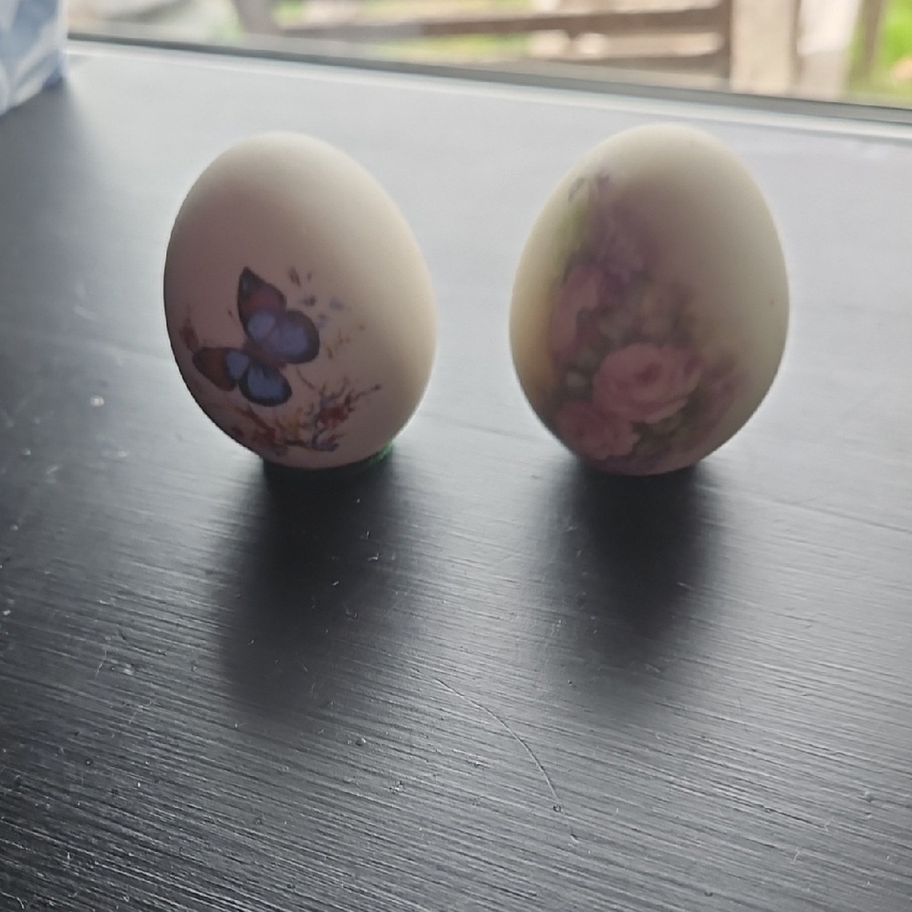 Decorative Floral & Butterfly Ceramic Easter Eggs - Cream